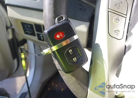 2012 Toyota Prius Three z USA, uszkodzony, nr VIN JTDKN3DU5C5418327